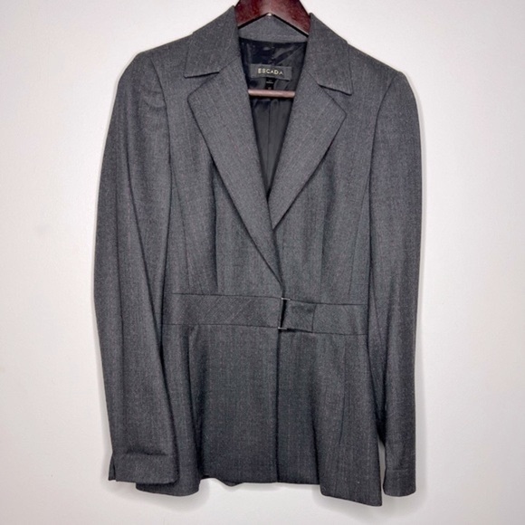 Escada Wool Blazer with Belted Closure - Picture 2 of 8